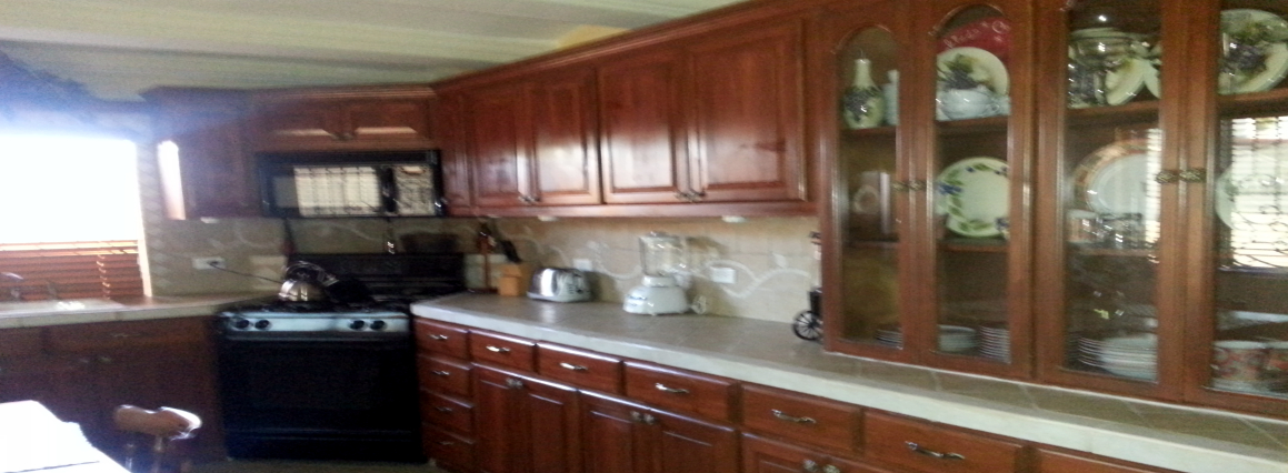 Rockypoint Hideaway Condo Park/Full Kitchens/Affordable rates